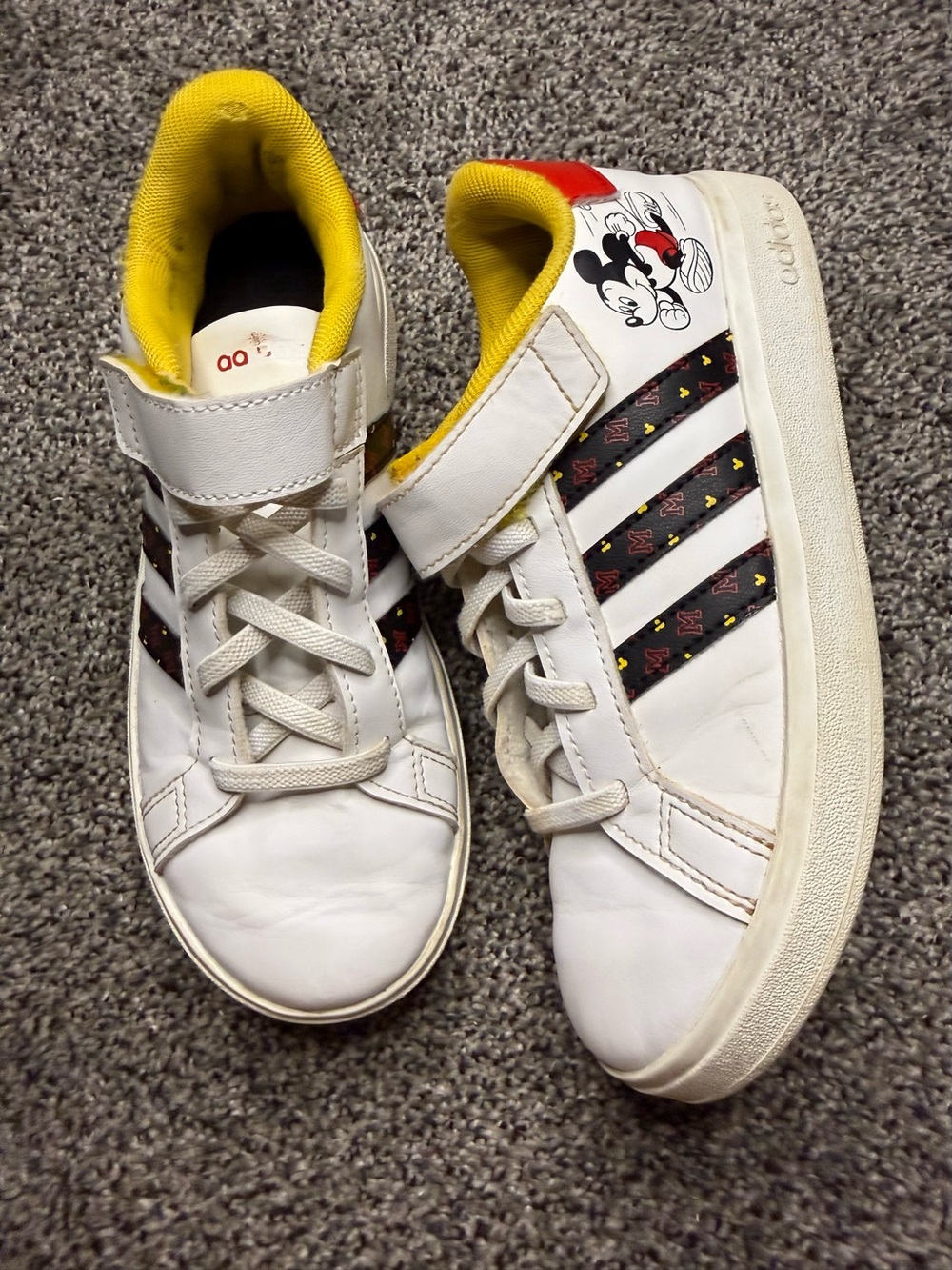 Kids White Sneakers with Yellow Lining and Character Accent